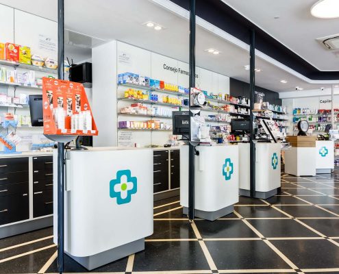 Zona de atencion al publico de la farmacia Pilar Rostes Solans en Donosti (Gipuzcoa)