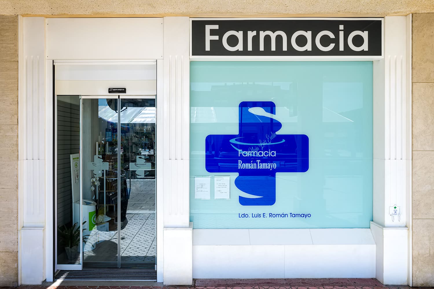 Reforma Farmacia Luis E. Román Tamayo